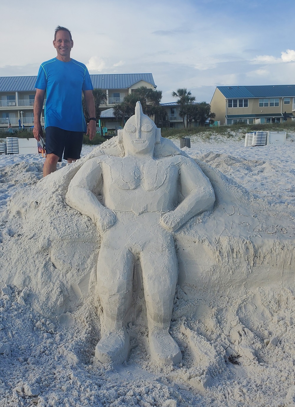 Ultraman sand sculpture and me